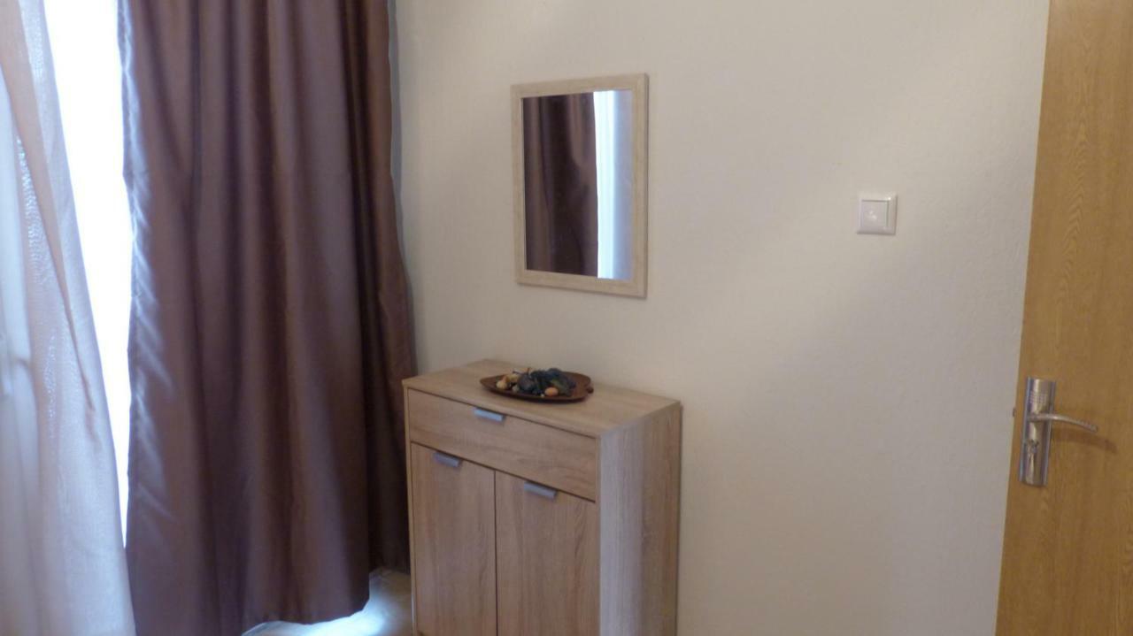 White Apartment 70M From The Sea Néa Péramos Εξωτερικό φωτογραφία