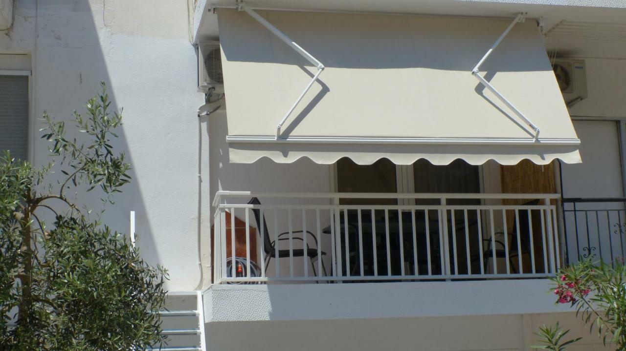 White Apartment 70M From The Sea Néa Péramos Εξωτερικό φωτογραφία
