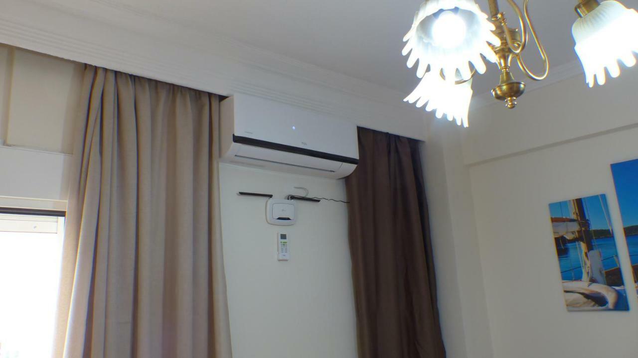 White Apartment 70M From The Sea Néa Péramos Εξωτερικό φωτογραφία